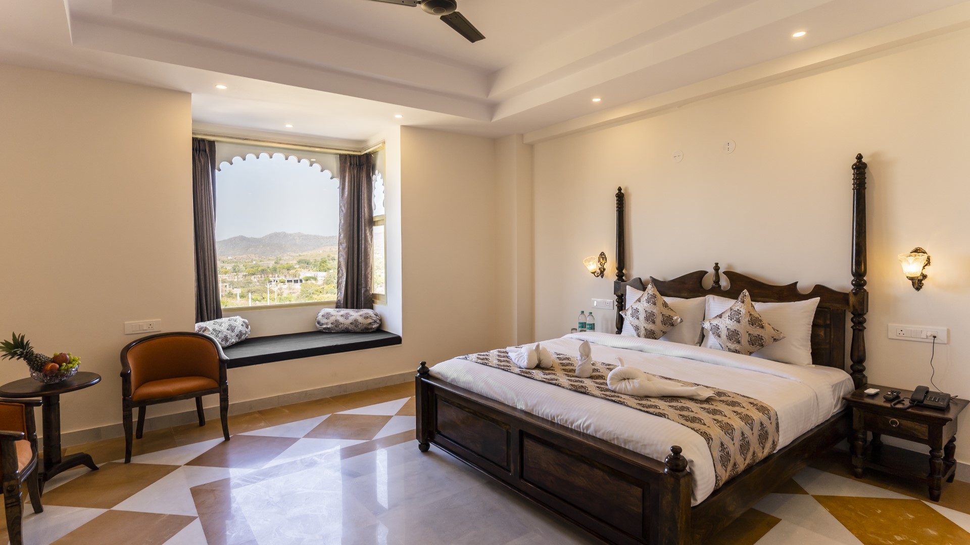 Suite Room With Bathtub